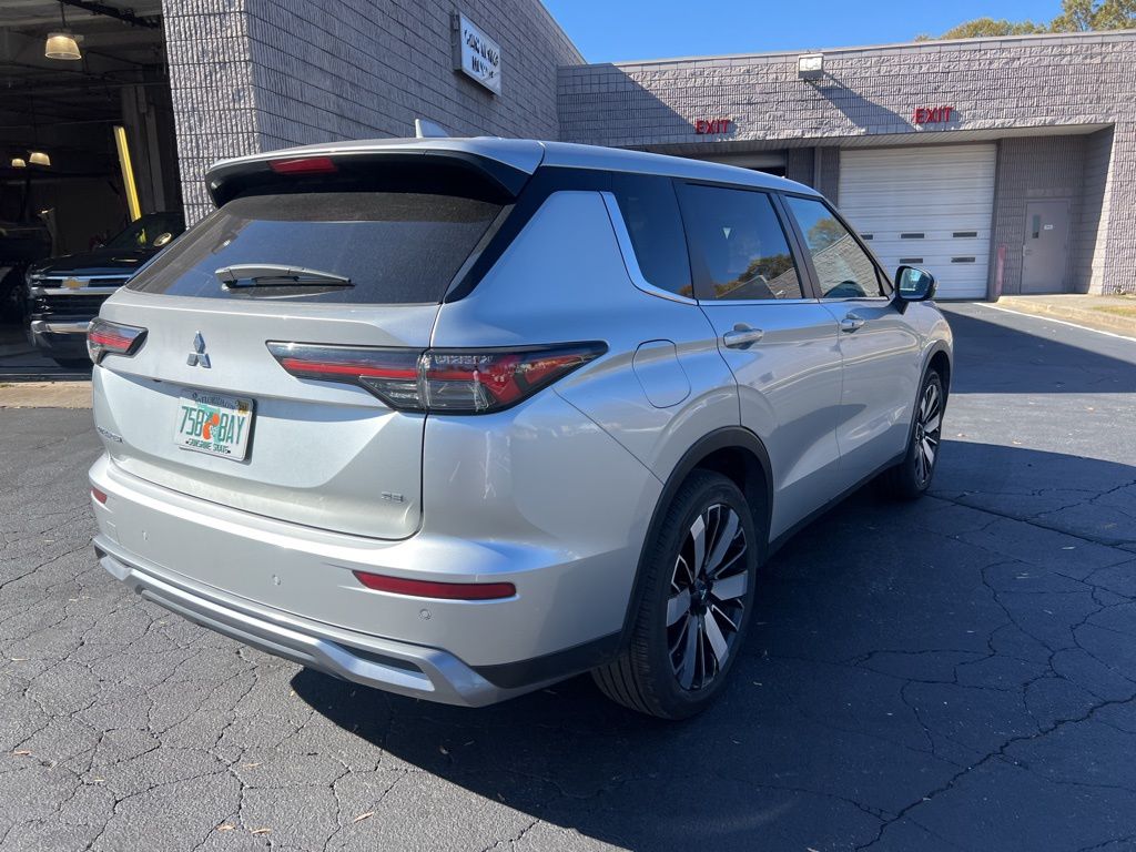 Thumbnail: 2025 Mitsubishi Outlander - 11