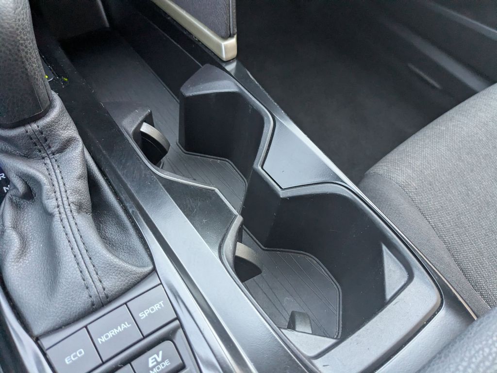 Thumbnail: 2025 Toyota Camry - 19