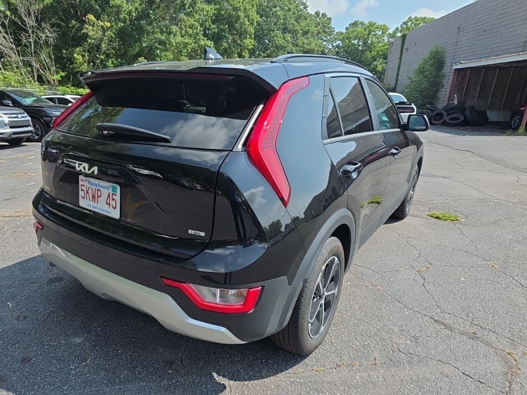 Thumbnail: 2025 Kia Niro - 9