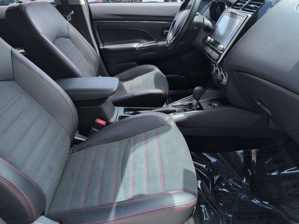 Thumbnail: 2025 Mitsubishi Outlander Sport - 30