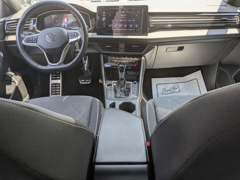 Thumbnail: 2025 Volkswagen Jetta - 25
