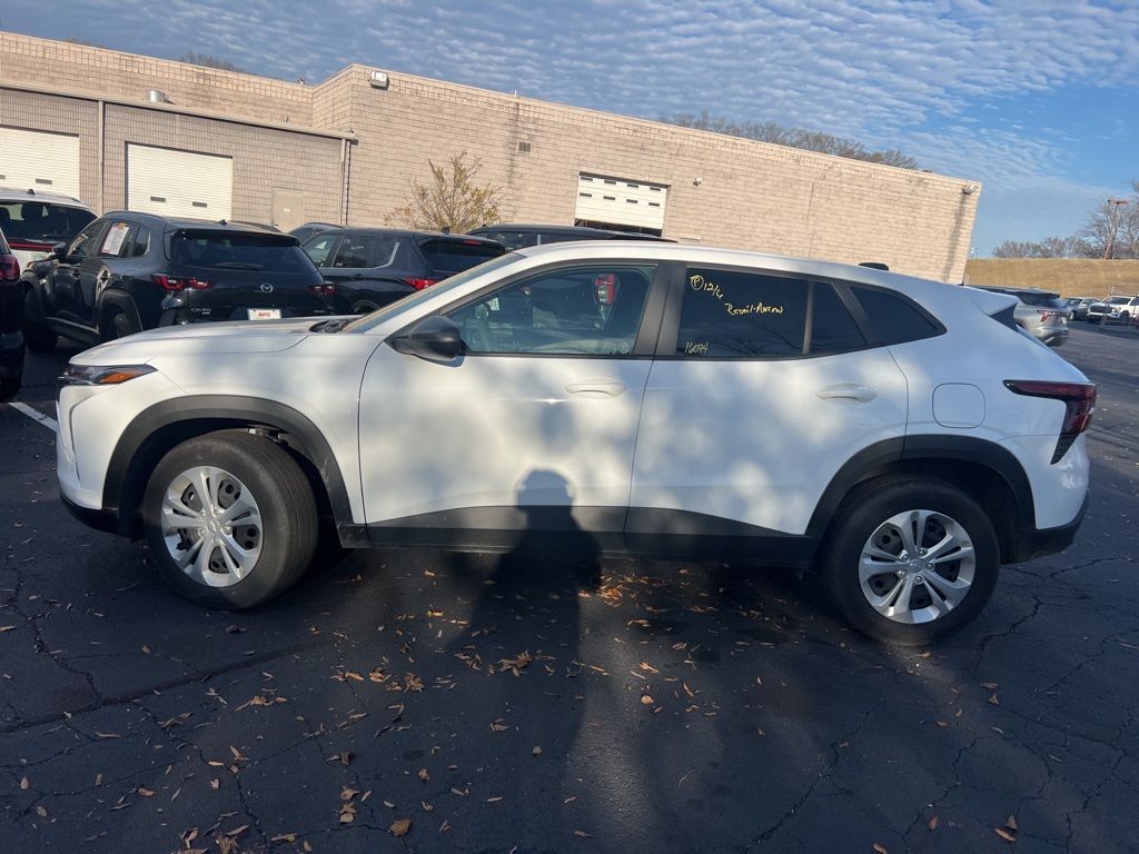 Thumbnail: 2025 Chevrolet Trax - 10