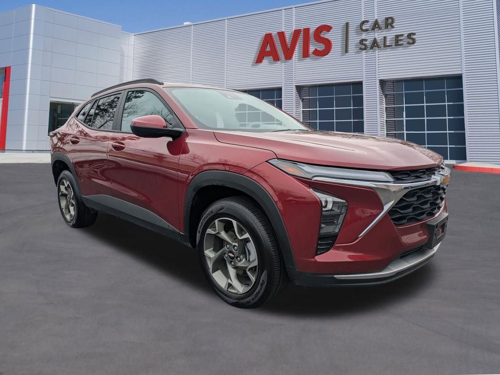 Thumbnail: 2025 Chevrolet Trax - 3