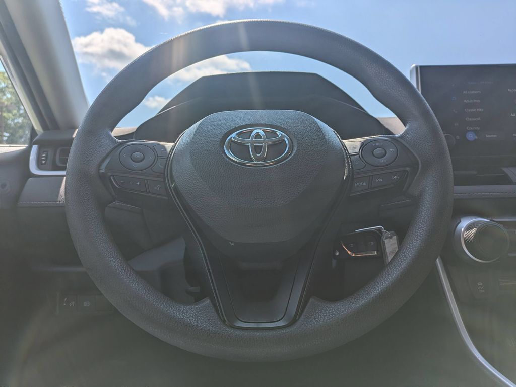 Thumbnail: 2025 Toyota RAV4 - 22