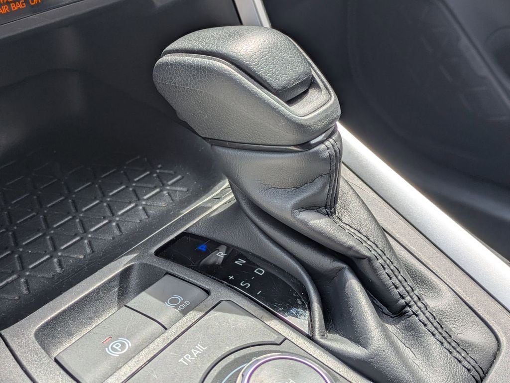 Thumbnail: 2025 Toyota RAV4 - 18