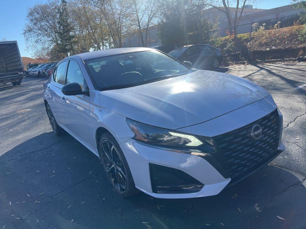 Certified 2025 Nissan Altima SR Sedan