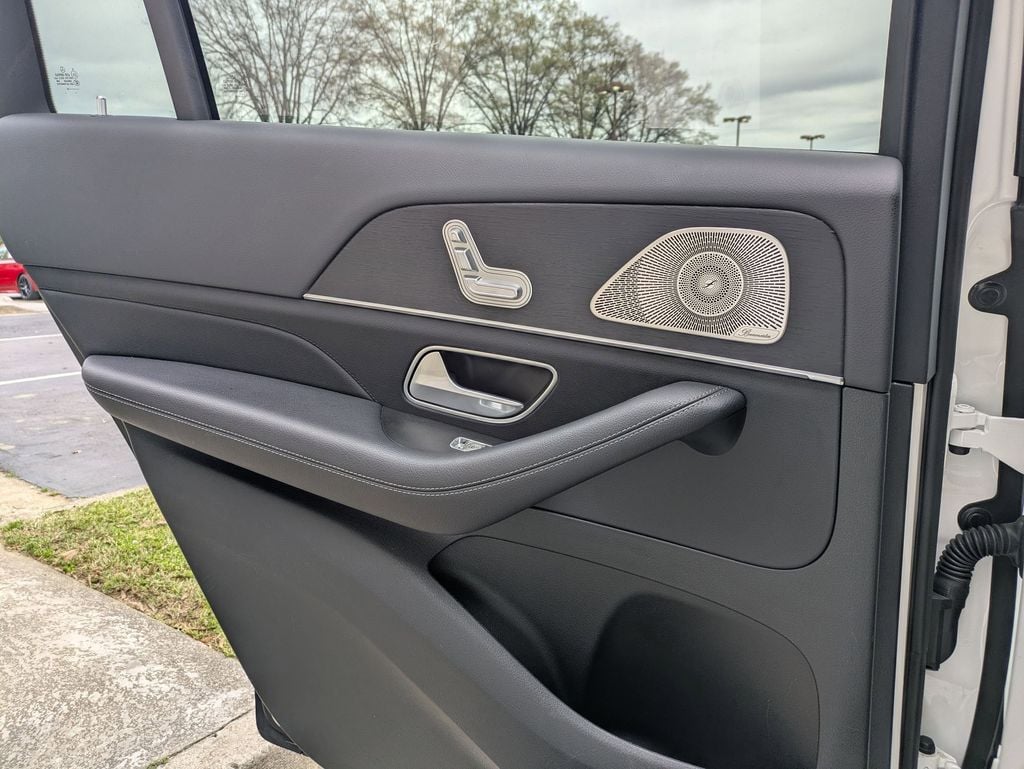 Thumbnail: 2025 Mercedes-Benz GLS - 27