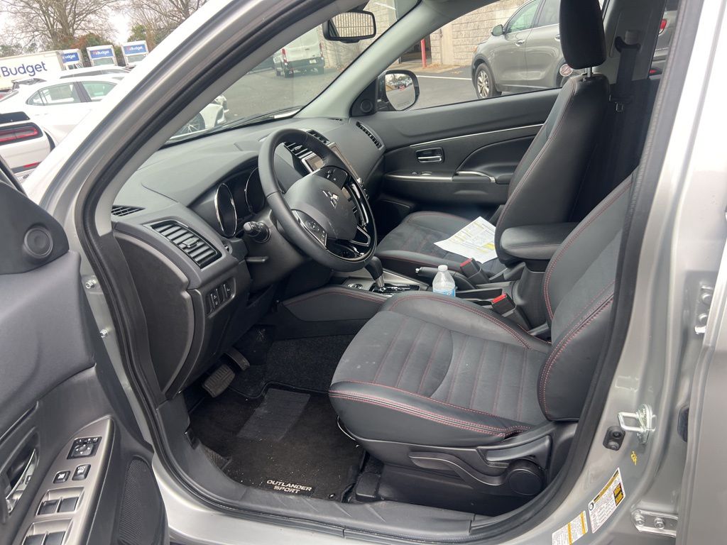 Thumbnail: 2025 Mitsubishi Outlander Sport - 10