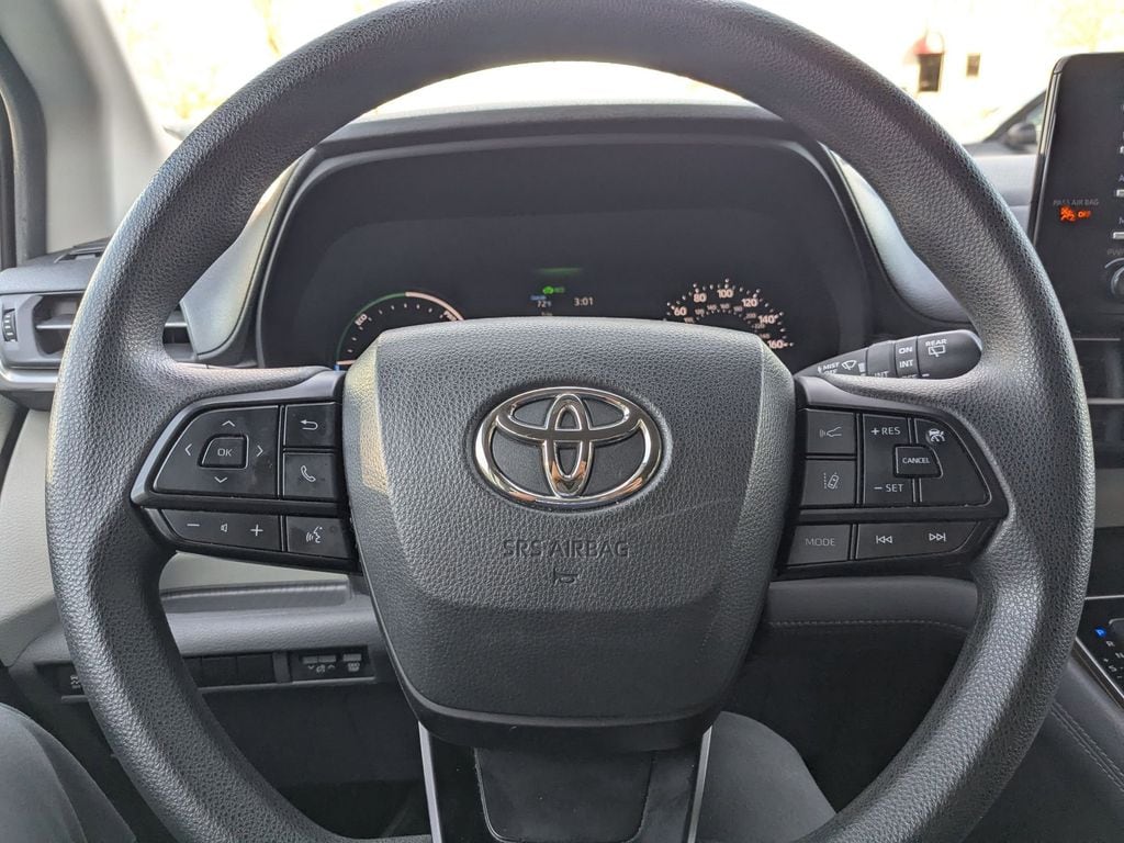 Thumbnail: 2024 Toyota Sienna - 14