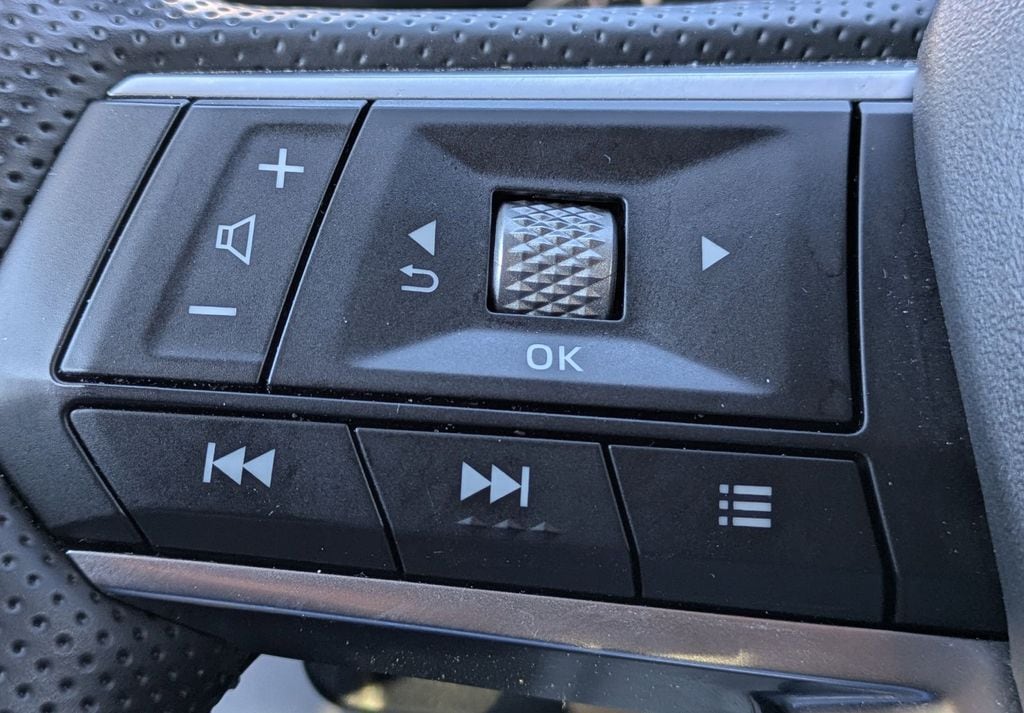 Thumbnail: 2025 Mitsubishi Outlander - 15