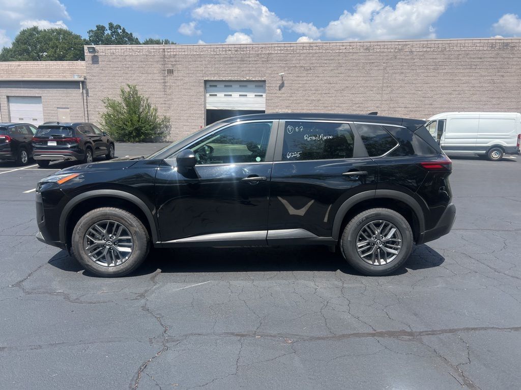 Thumbnail: 2023 Nissan Rogue - 4