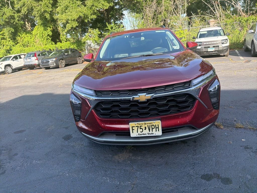 Thumbnail: 2025 Chevrolet Trax - 4