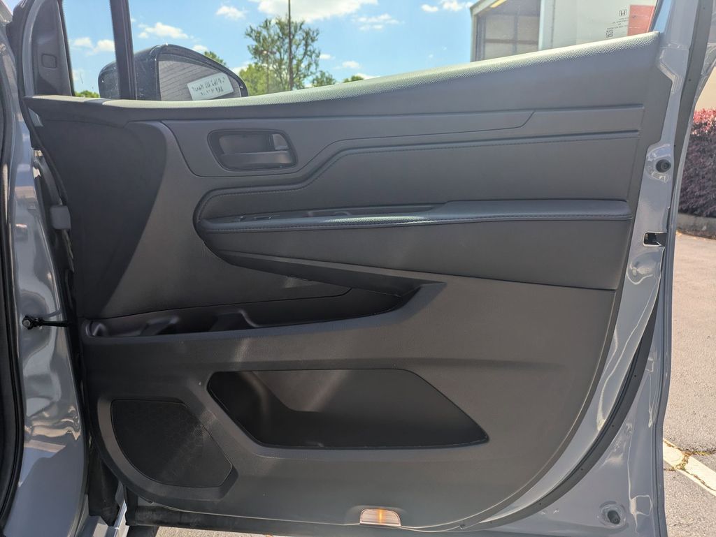 Thumbnail: 2025 Honda Odyssey - 32