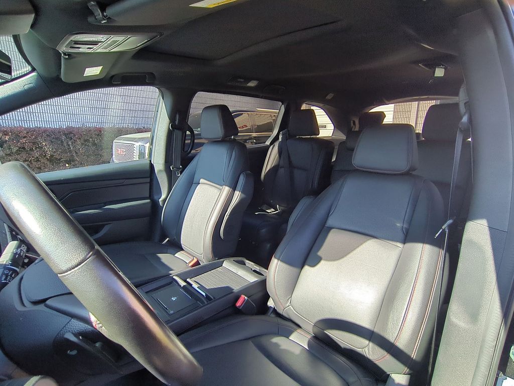 Thumbnail: 2025 Honda Odyssey - 21