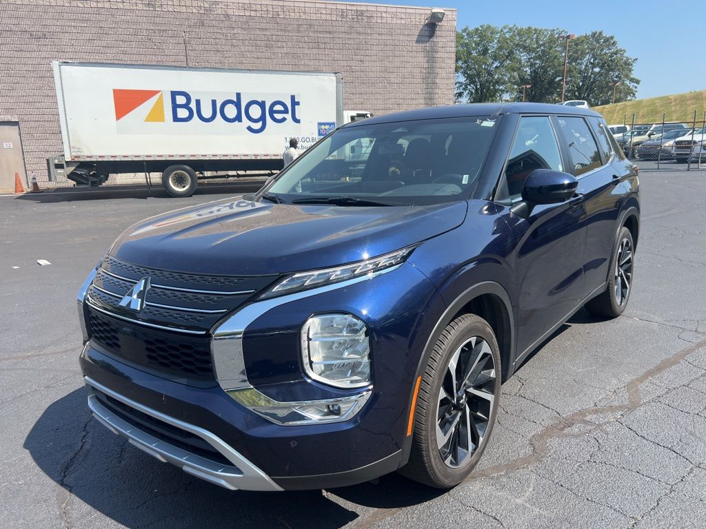 Thumbnail: 2024 Mitsubishi Outlander - 1