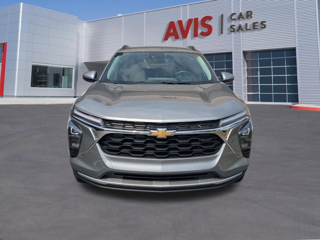 Thumbnail: 2025 Chevrolet Trax - 2