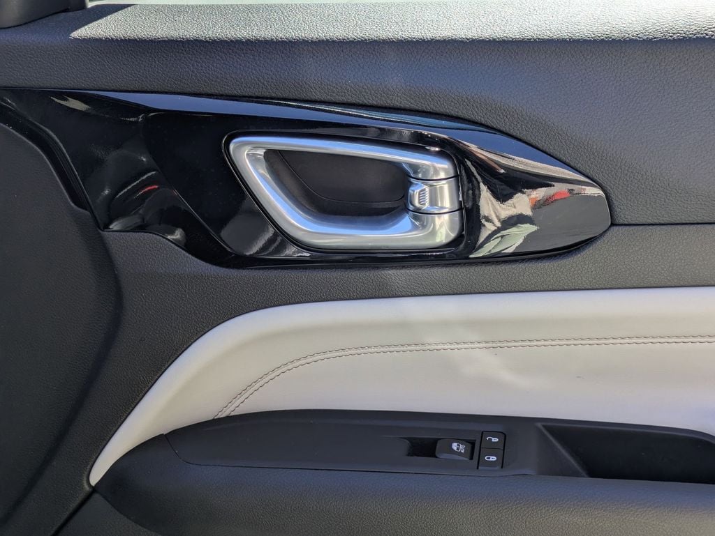 Thumbnail: 2025 Jeep Compass - 32