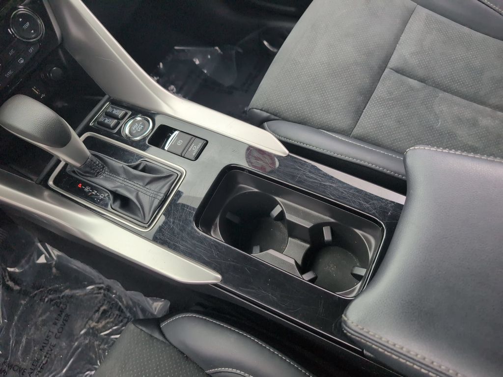 Thumbnail: 2025 Mitsubishi Eclipse Cross - 24