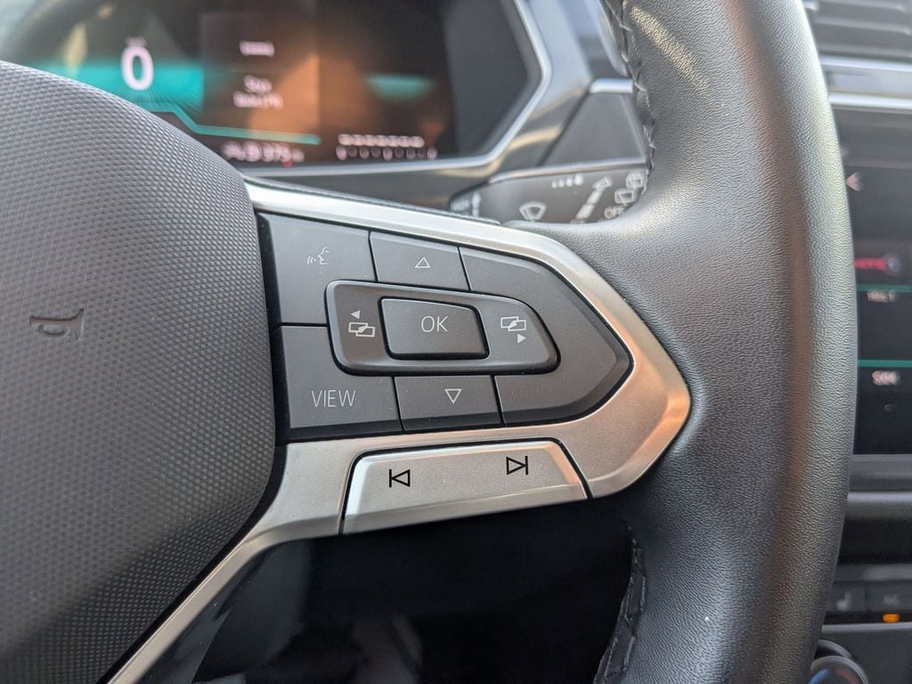 Thumbnail: 2024 Volkswagen Tiguan - 16