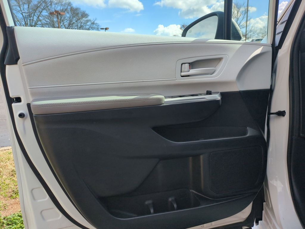 Thumbnail: 2025 Toyota Sienna - 11