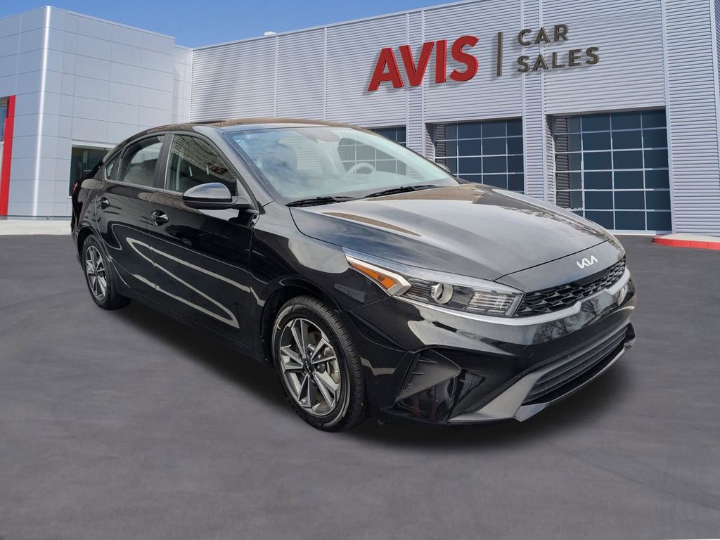 Thumbnail: 2024 Kia Forte - 3