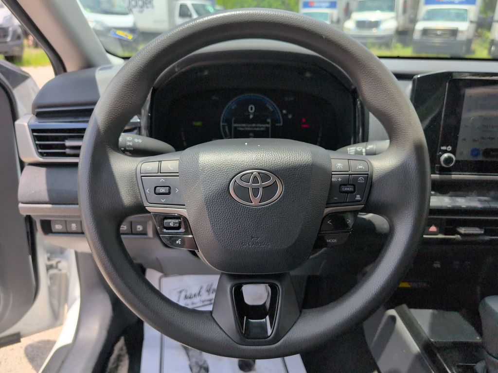 Thumbnail: 2025 Toyota Camry - 22