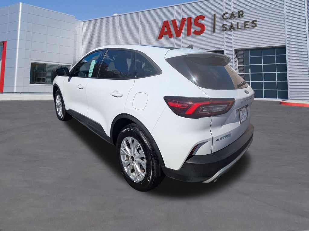 Thumbnail: 2025 Ford Escape - 9