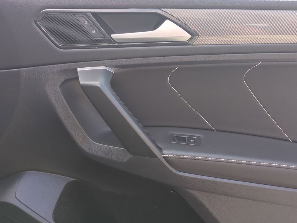 Thumbnail: 2024 Volkswagen Tiguan - 34