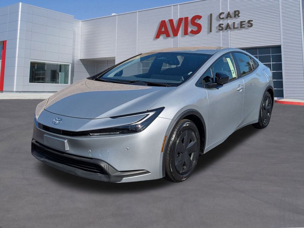 2024 Toyota Prius LE's photo