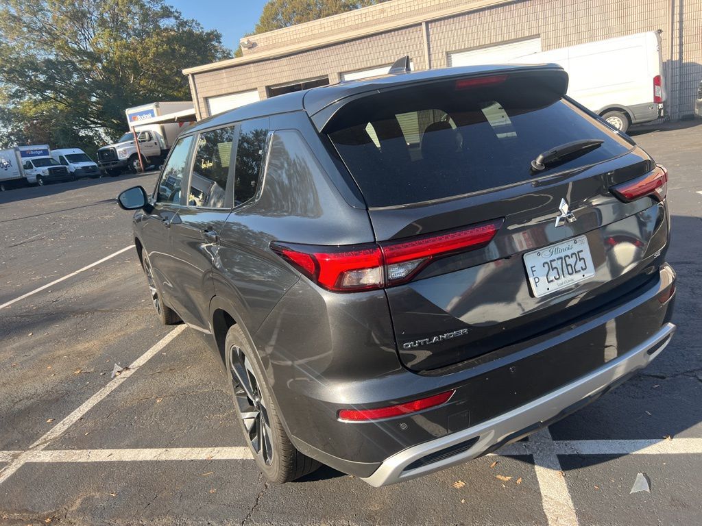 Thumbnail: 2024 Mitsubishi Outlander - 13