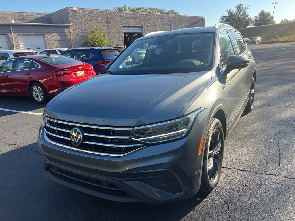 Thumbnail: 2024 Volkswagen Tiguan - 1