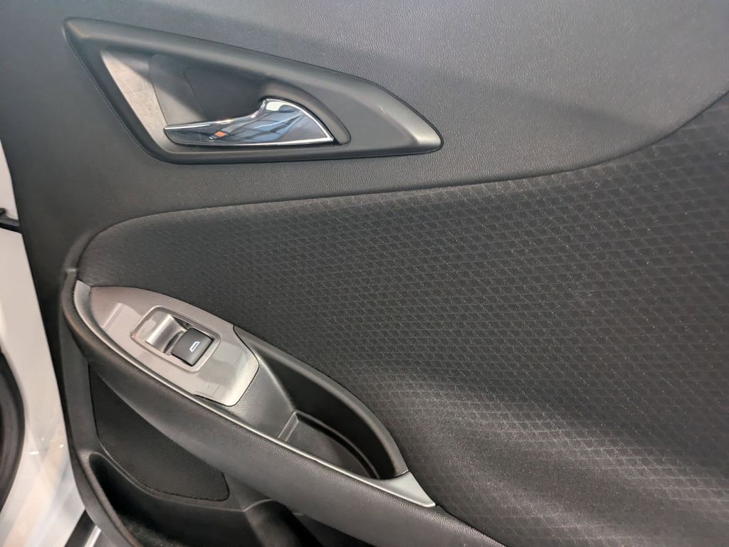 Thumbnail: 2023 Chevrolet Malibu - 28