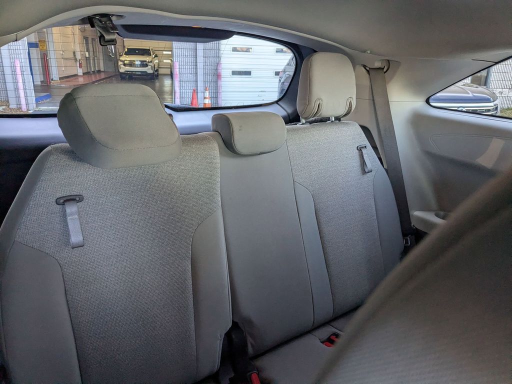 Thumbnail: 2024 Toyota Sienna - 28