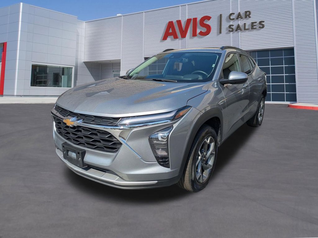 2025 Chevrolet Trax LT's photo