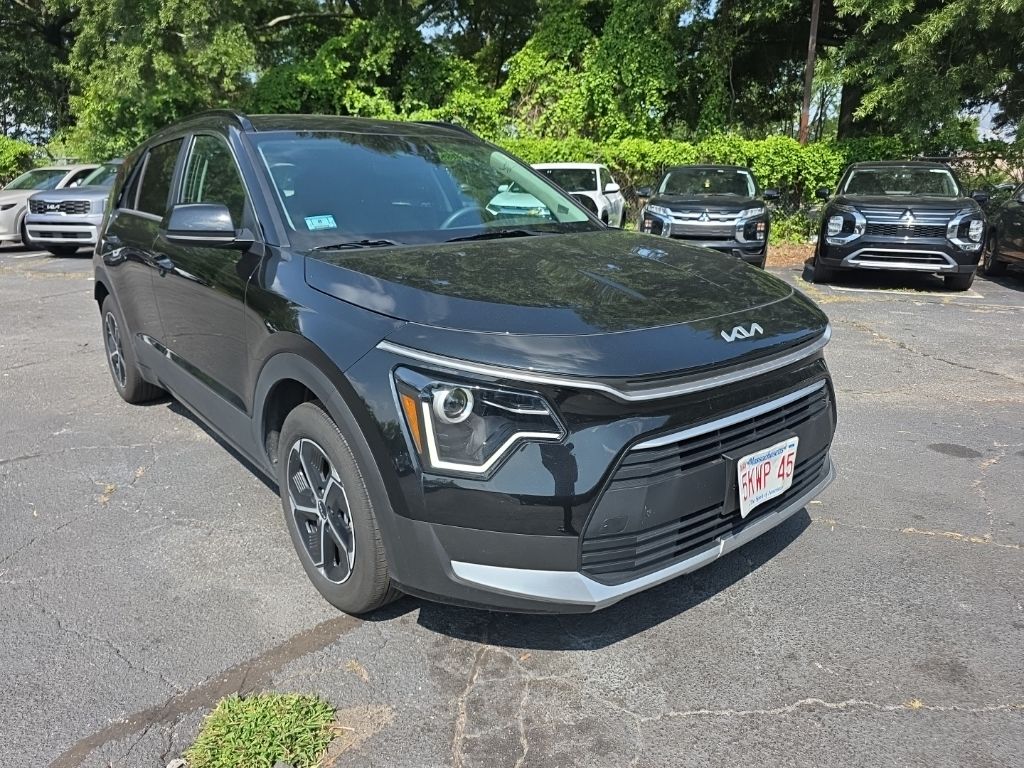 Thumbnail: 2025 Kia Niro - 3
