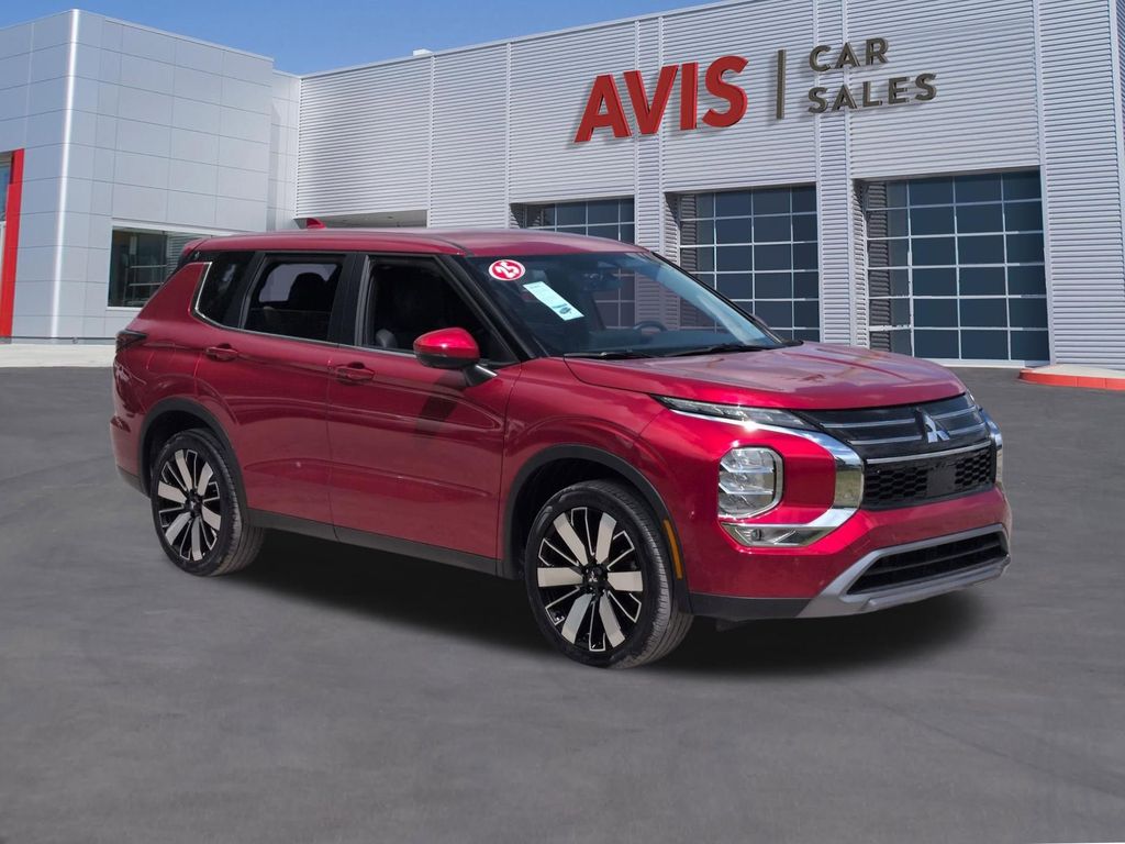 Thumbnail: 2025 Mitsubishi Outlander - 3