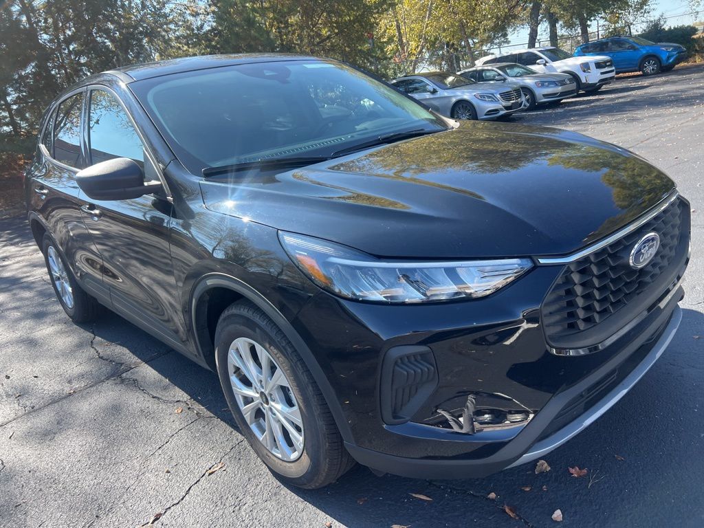 Thumbnail: 2025 Ford Escape - 3