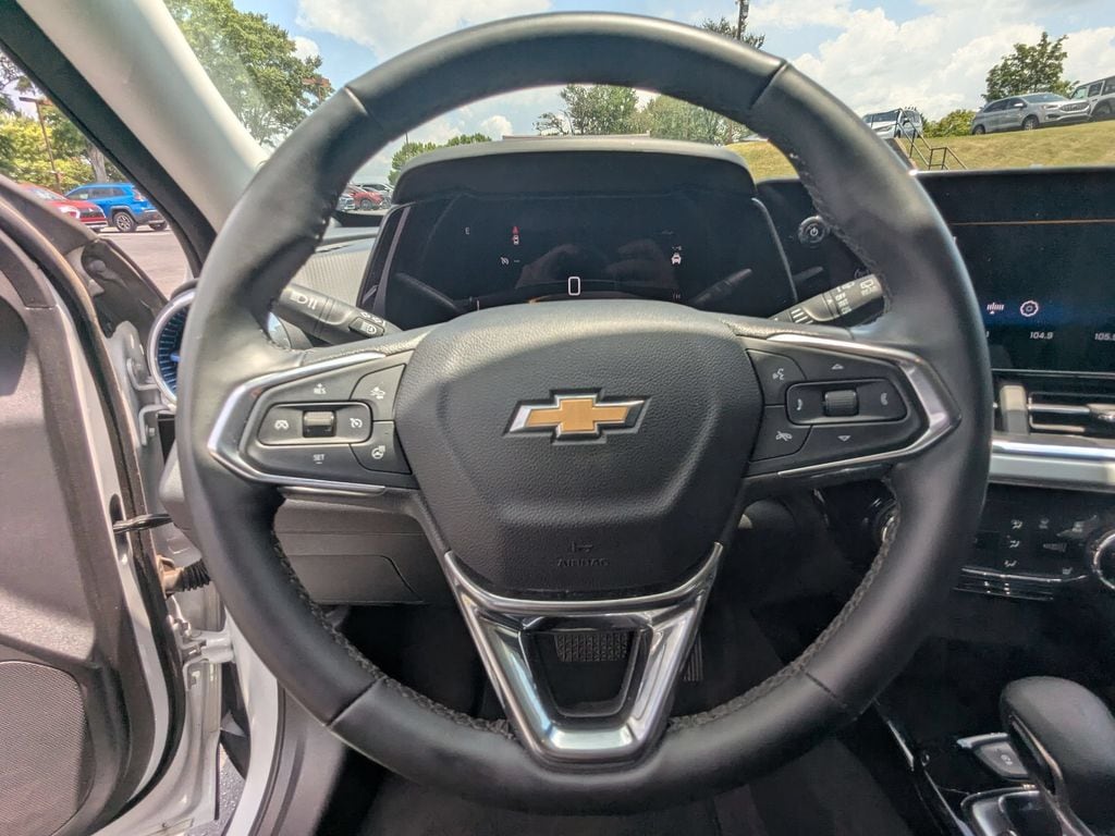 Thumbnail: 2025 Chevrolet Trax - 23