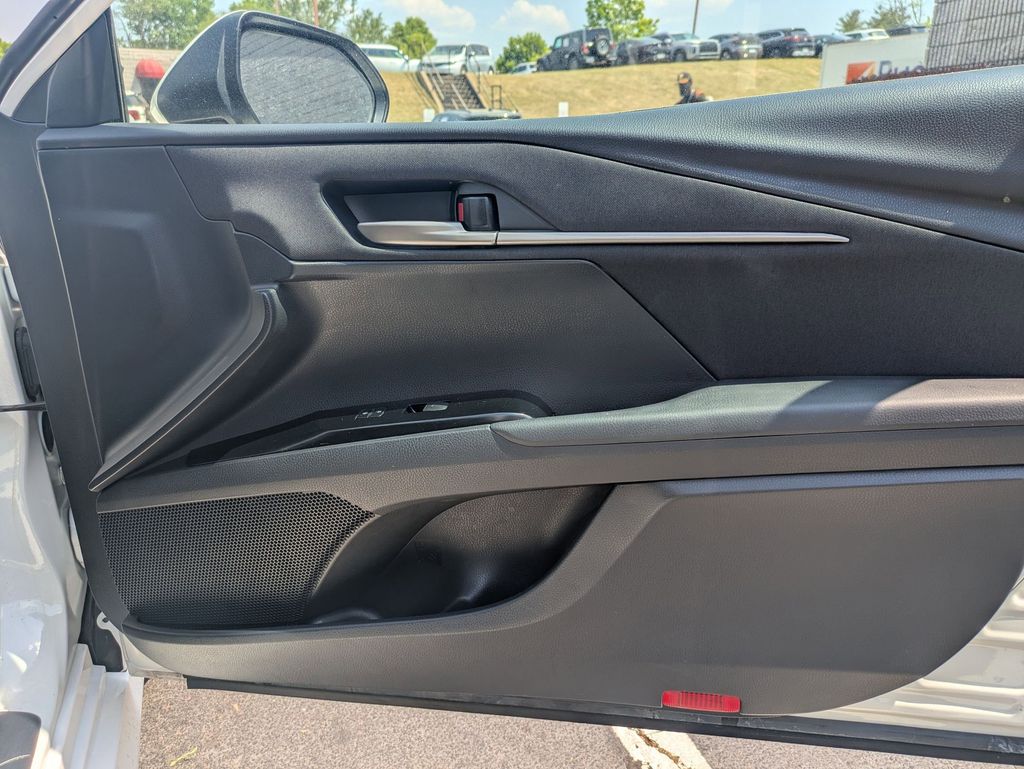 Thumbnail: 2025 Toyota Camry - 32