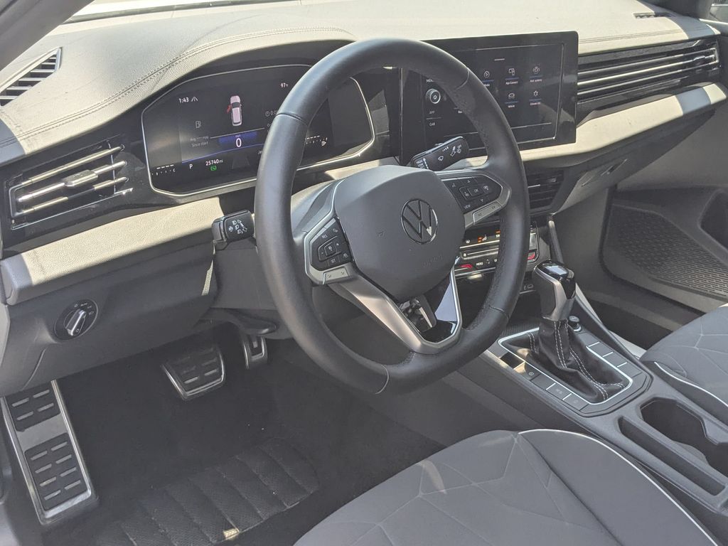 Thumbnail: 2025 Volkswagen Jetta - 15