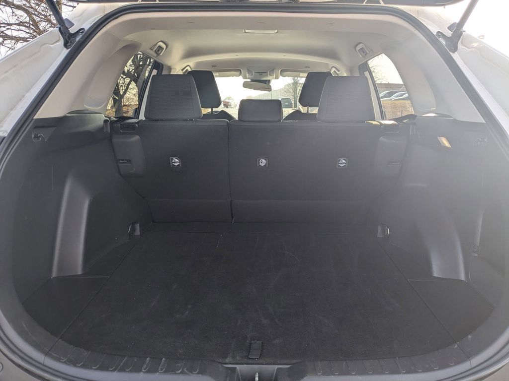 Thumbnail: 2024 Toyota RAV4 - 27