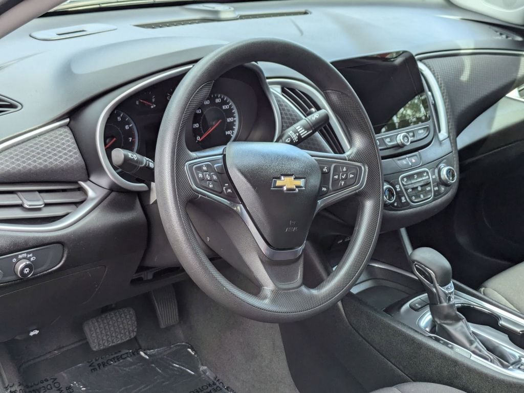 Thumbnail: 2024 Chevrolet Malibu - 14