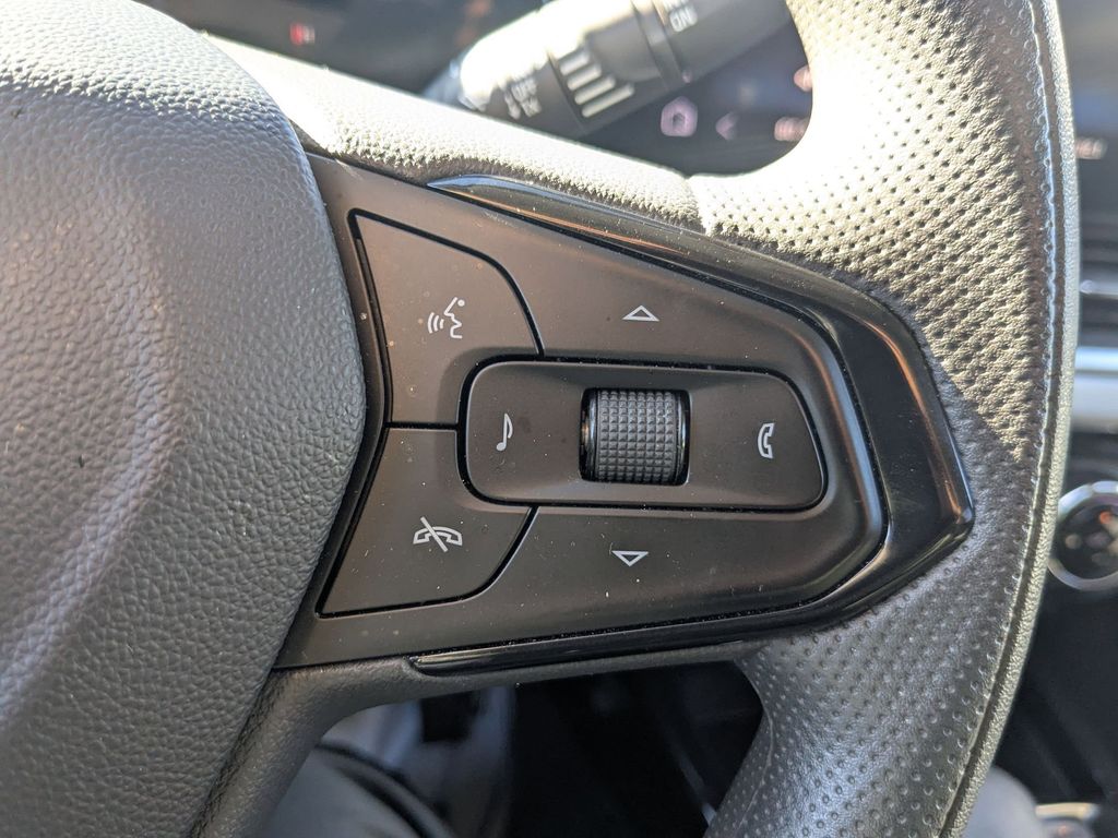 Thumbnail: 2024 Chevrolet Trax - 17