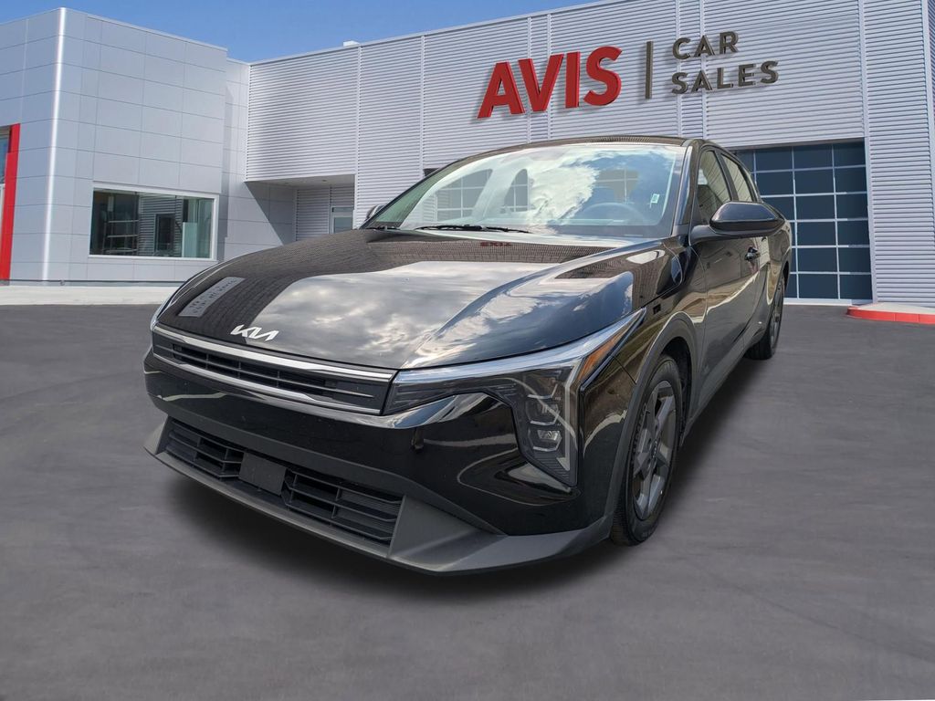 2025 Kia K4 LXS AT's photo