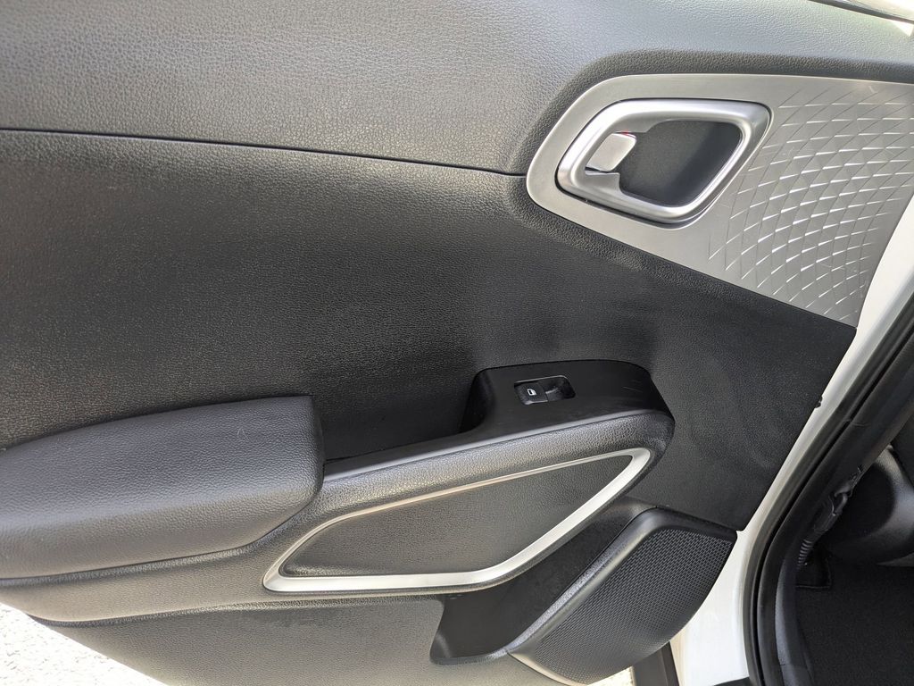 Thumbnail: 2024 Kia Soul - 26