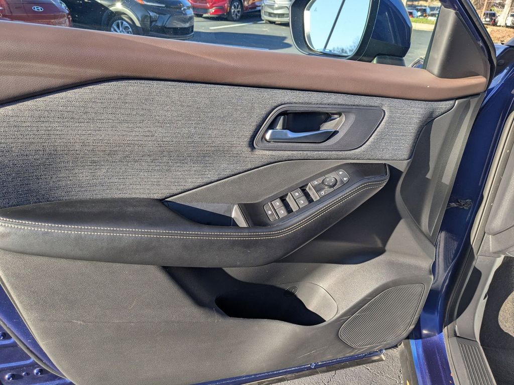 Thumbnail: 2023 Nissan Rogue - 11