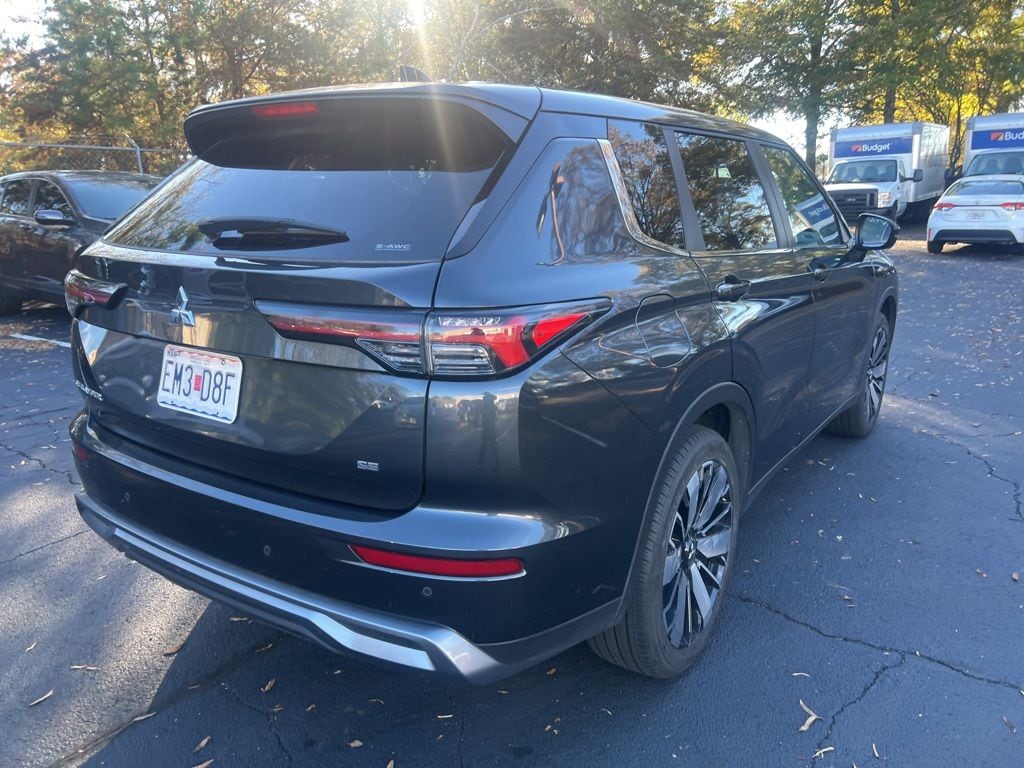 Thumbnail: 2025 Mitsubishi Outlander - 11