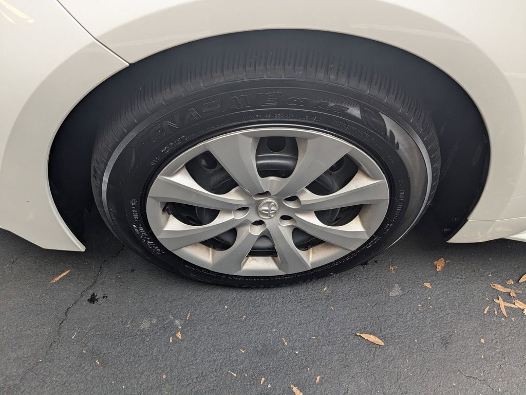 Thumbnail: 2025 Toyota Corolla - 34