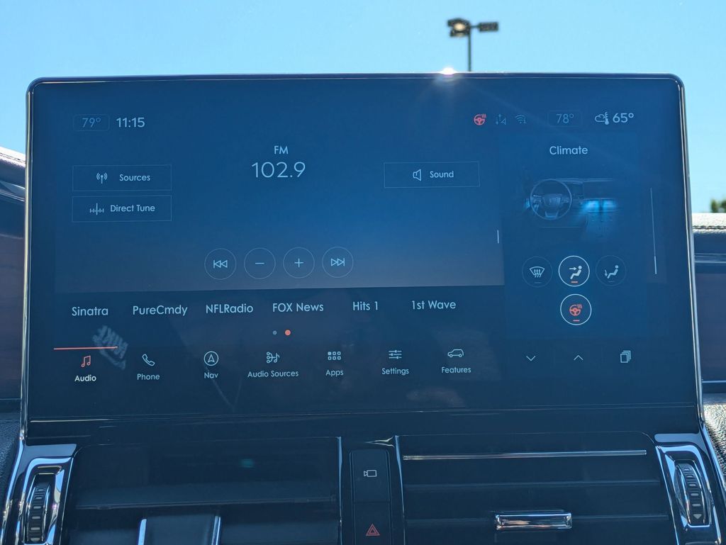 Thumbnail: 2023 Lincoln Navigator - 21