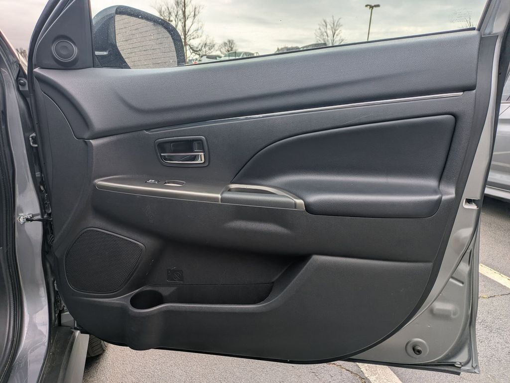 Thumbnail: 2025 Mitsubishi Outlander Sport - 30